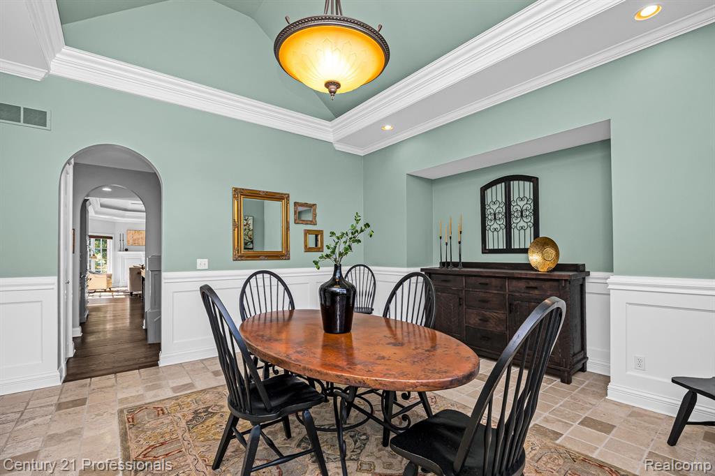 8242 Pine Hollow Court, Grand Blanc, MI 48439 — Photo 29