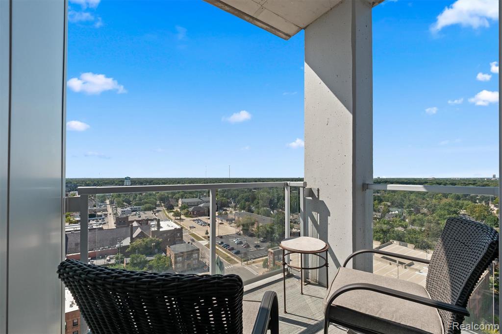 432 S Washington Avenue, 1605, Royal Oak, MI 48067 — Photo 12