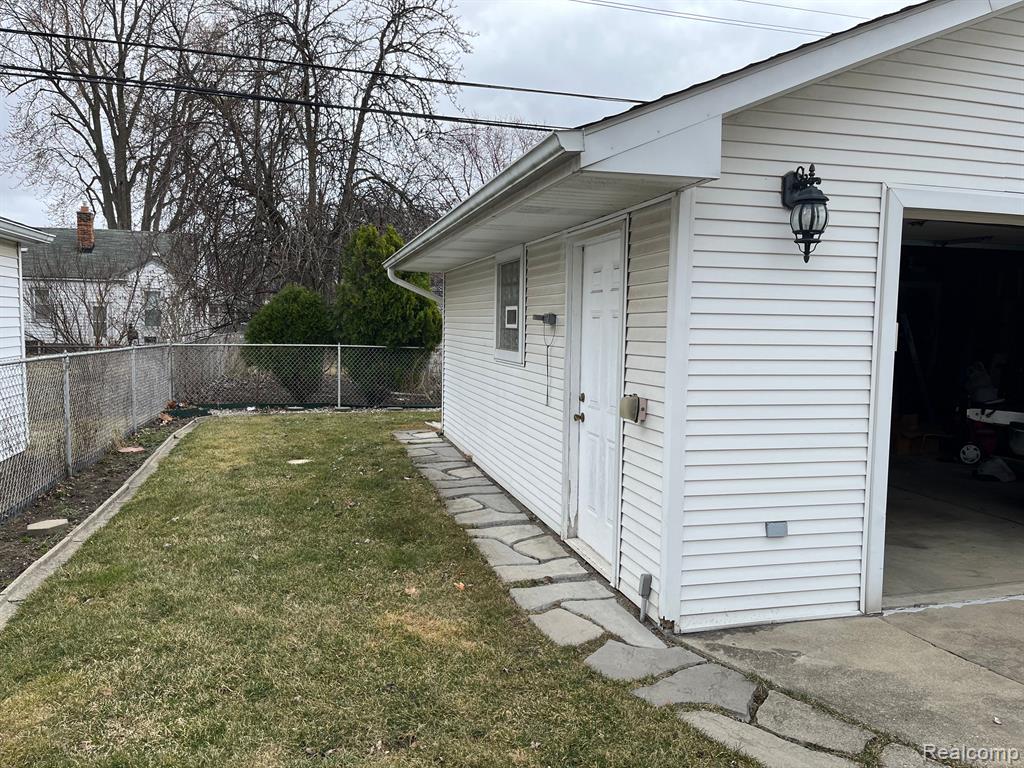 7553 WEDDEL Street, Taylor, MI 48180 — Photo 21