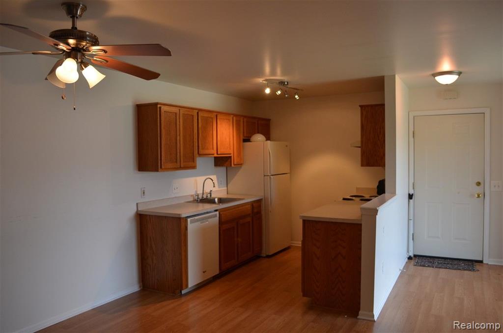 43237 CAPE Drive, Sterling Heights, MI 48313 — Photo 2