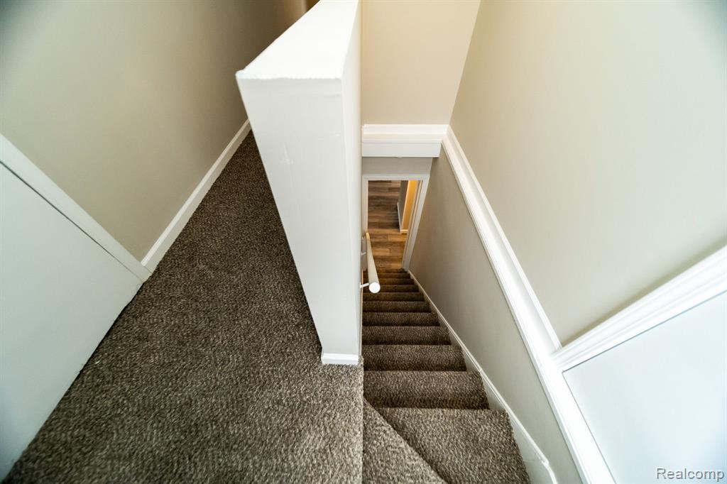 634 W HARWOOD Avenue, Madison Heights, MI 48071 — Photo 35