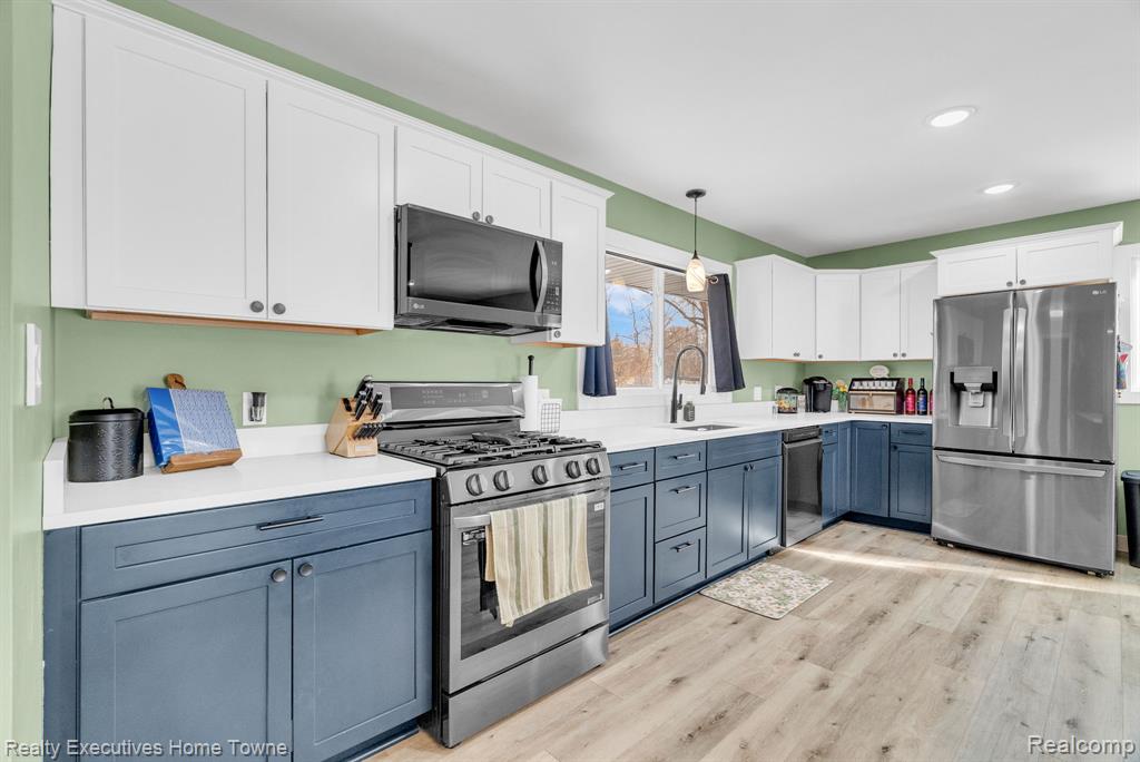 5851 Lakeshore Road, Fort Gratiot, MI 48059 — Photo 5