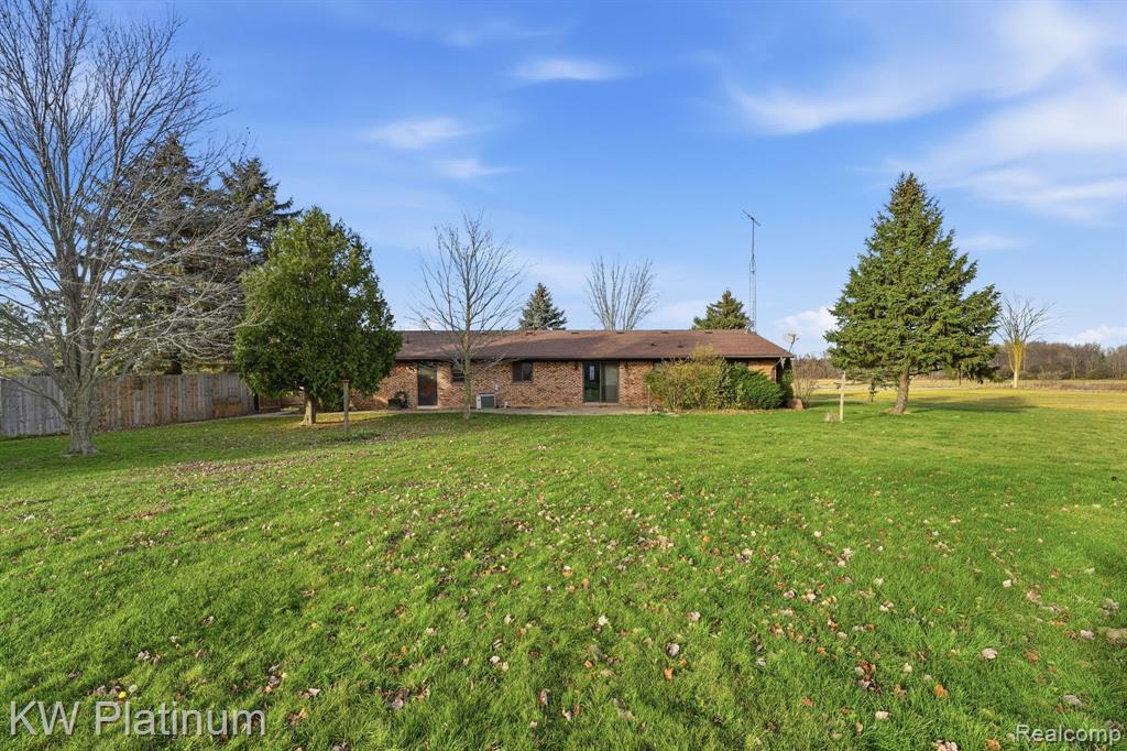 7383 Fisher Road, Grant, MI 48032 — Photo 28