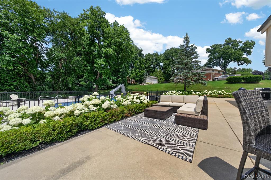 5136 Commerce Road, West Bloomfield, MI 48324 — Photo 52