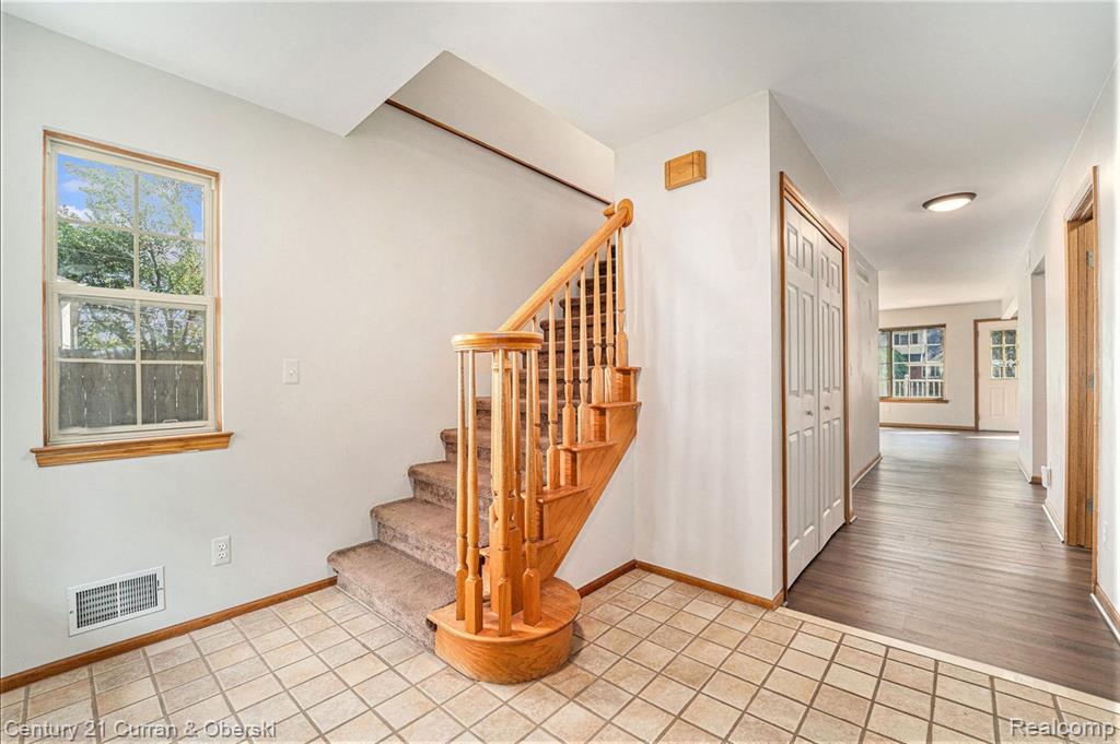 896 Saint Clair Street, Grosse Pointe, MI 48230 — Photo 5