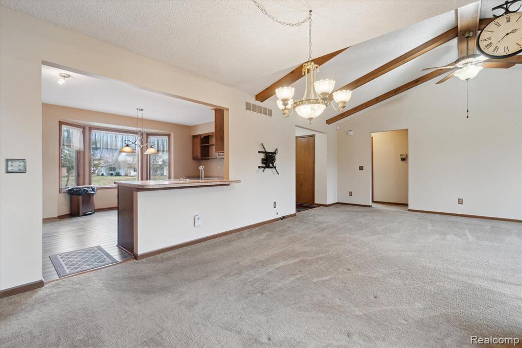 9400 ENGLISHMAN Drive, Fenton, MI 48430 — Photo 13