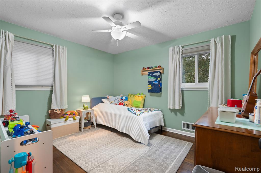 920 Elira Road, Waterford, MI 48328 — Photo 13