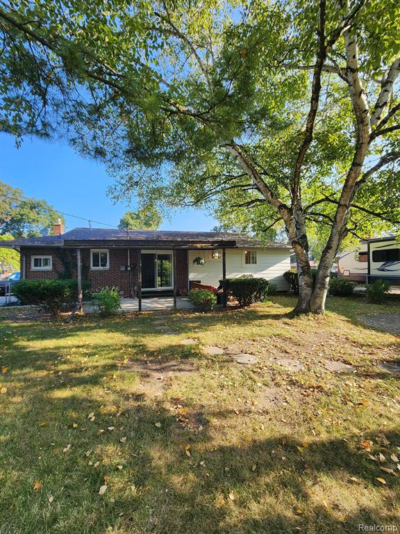 801 WORCHESTER Drive, Fenton, MI 48430 — Photo 3