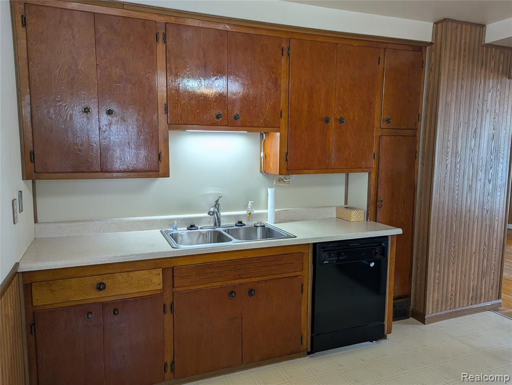 980 Radcliff Street, Garden City, MI — Photo 11