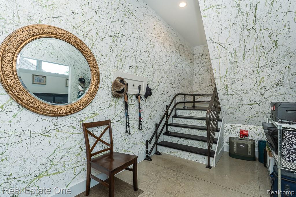 426 W University Drive, Rochester, MI 48307 — Photo 23