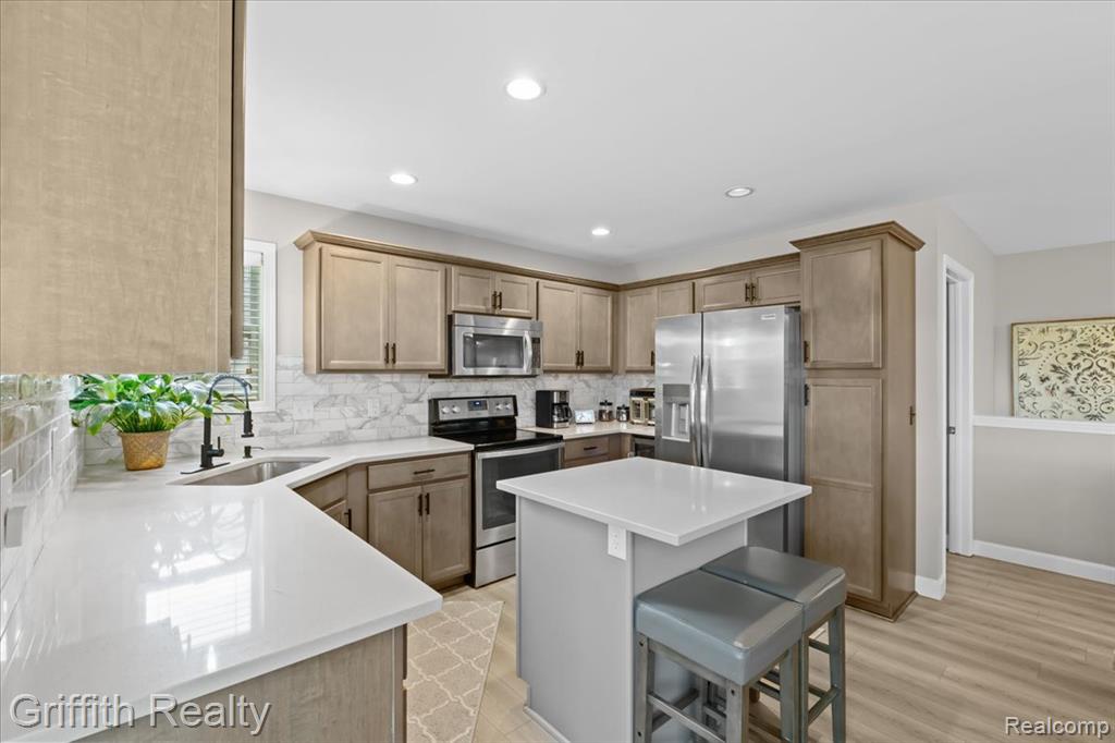 8104 Eagle Ridge Lane, Fowlerville, MI 48836 — Photo 12