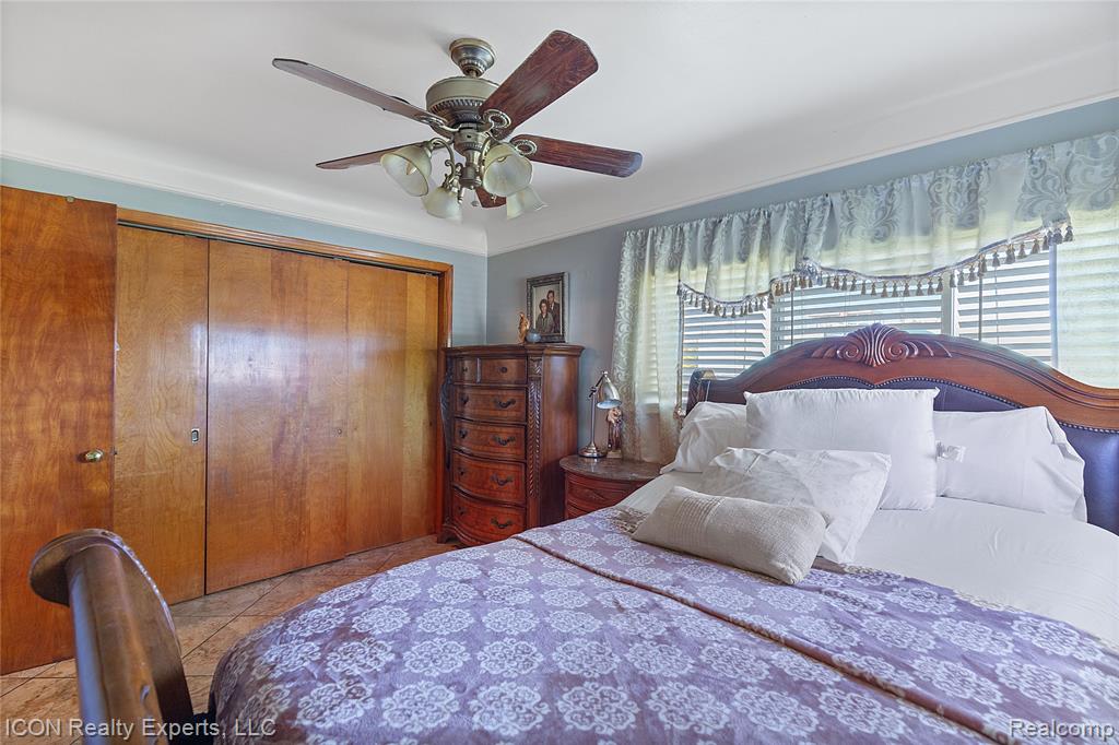 5072 15 Mile Road, Sterling Heights, MI 48310 — Photo 21