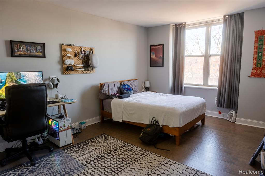 250 E HARBORTOWN Drive, 32-406, Detroit, MI 48207 — Photo 8