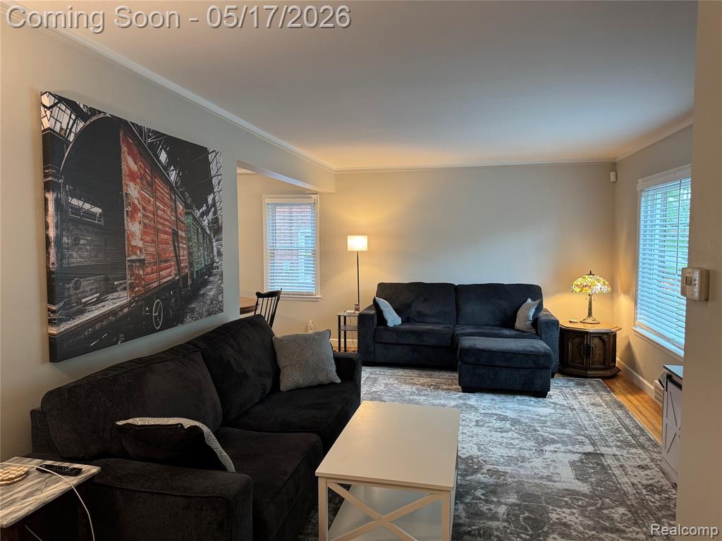 19242 Raymond Street, Grosse Pointe Woods, MI 48236 — Photo 8