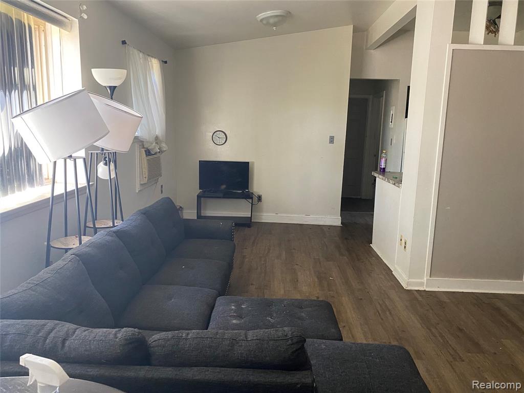 17272 Bentler Street, 38, Detroit, MI 48219 — Photo 2