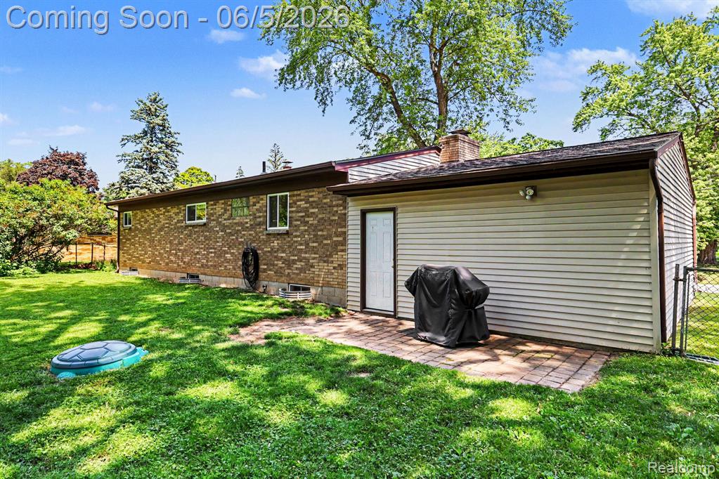 5603 Hallendale Road, Haslett, MI 48840 — Photo 24