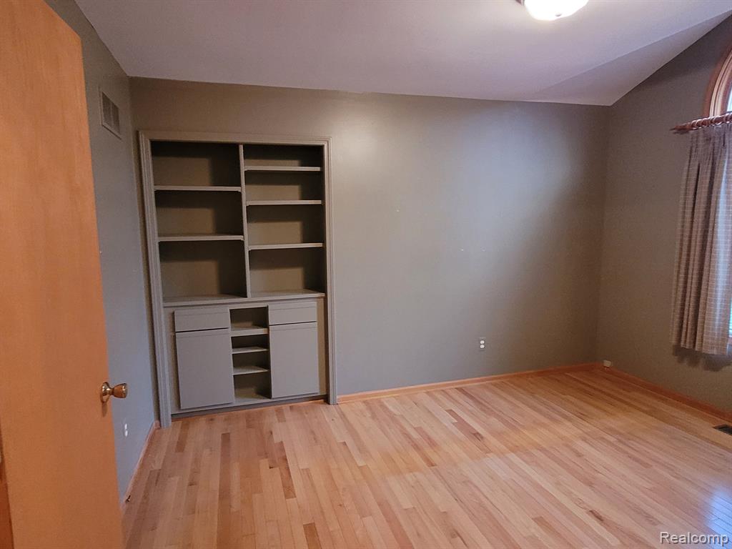 1311 YORKSHIRE Court, Saline, MI 48176 — Photo 12