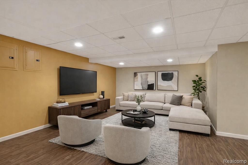 606 Shady Maple Drive, Wixom, MI 48393 — Photo 35