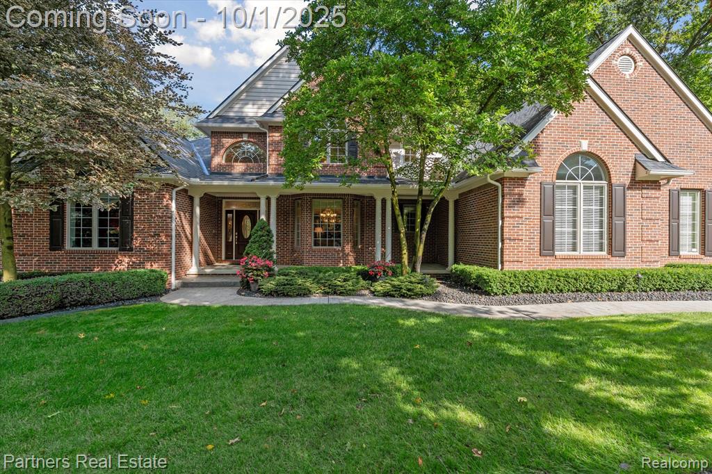 8044 Alta Vista Drive, Pinckney, MI 48169 — front exterior