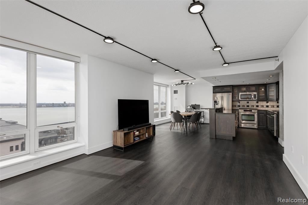 250 E Harbortown Drive - Photo 3