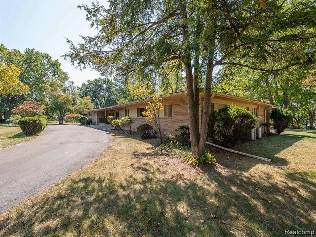 915 RED MILL Drive, Tecumseh, MI 49286 — Photo 2