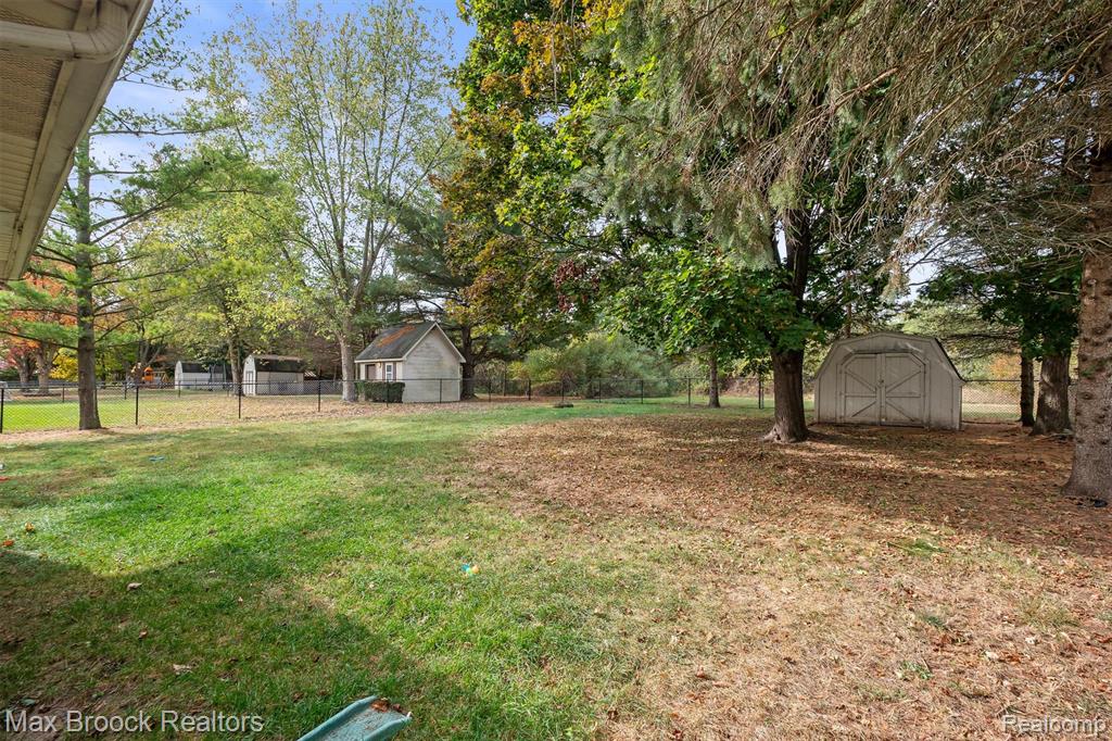 5173 Old Cove Road, Clarkston, MI — Photo 36