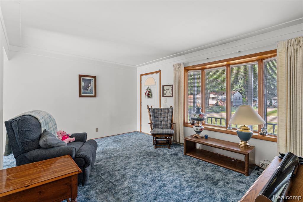 4323 Ashlawn Drive, Flint, MI 48507 — Photo 9