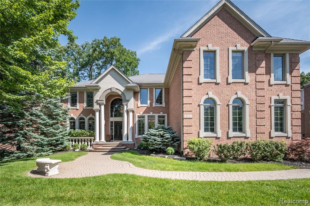 4575 Forest Edge Lane N, West Bloomfield, MI 48323 — front exterior