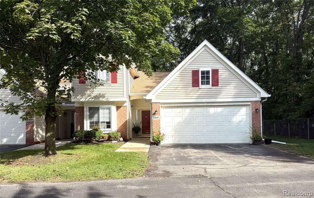 6541 Pembrook Drive, Westland, MI