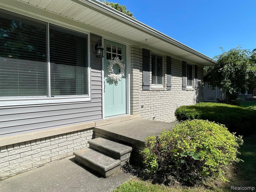 4654 Chapel Drive, Troy, MI 48085 — Photo 2