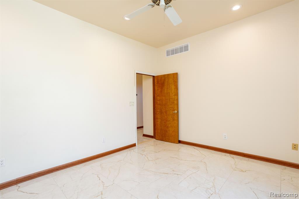 4421 PINEHURST Drive, West Bloomfield, MI — Photo 12