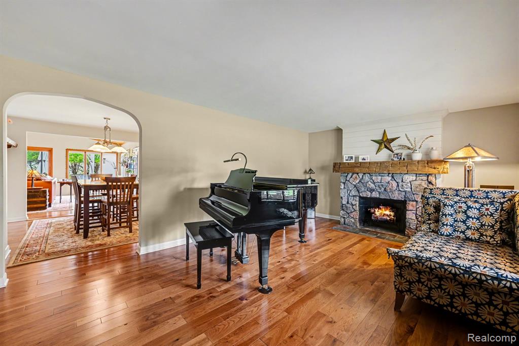 2080 Teggerdine Road, White Lake, MI — Photo 9