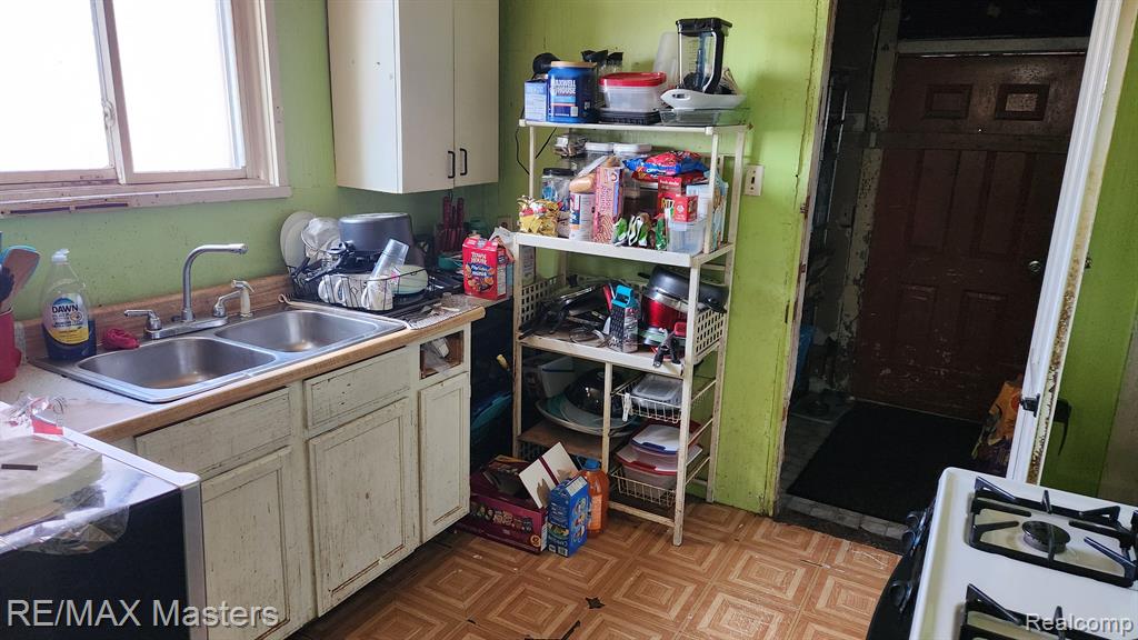 4206 CABOT Street, Detroit, MI 48210 — Photo 5