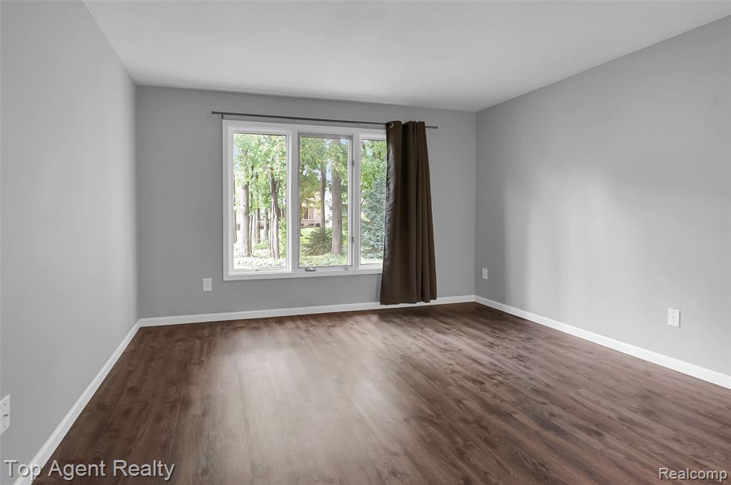43088 W Kirkwood Drive, Clinton Twp, MI 48038 — Photo 19