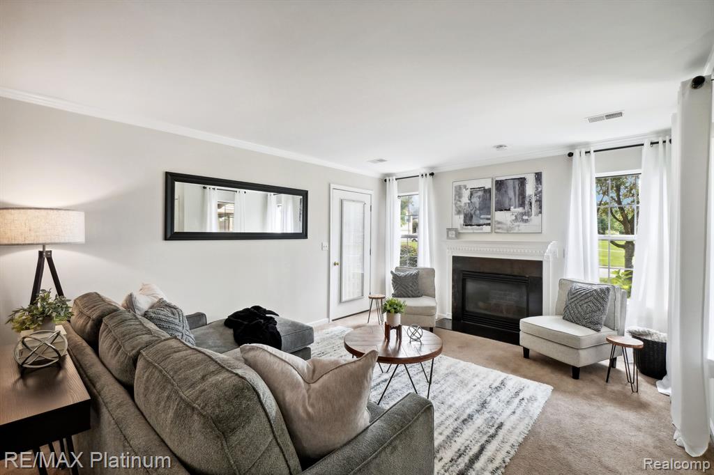 4023 HAMPTON RIDGE Boulevard, Howell, MI 48843 — Photo 2