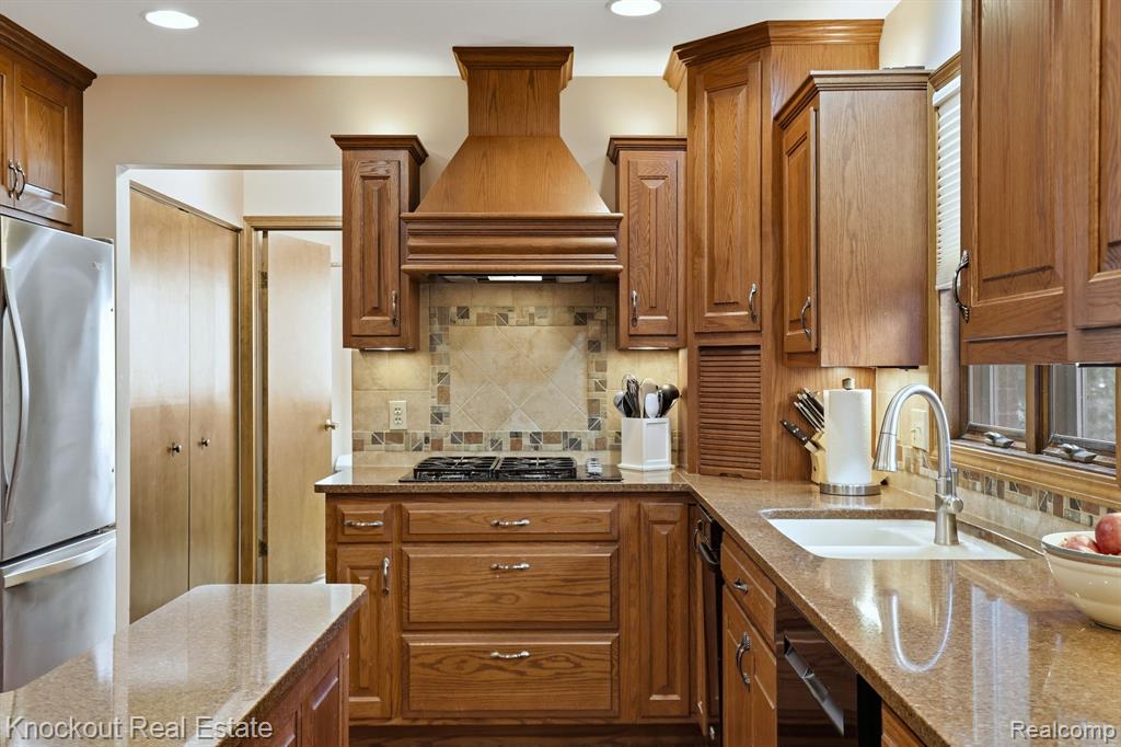 686 Willow Lane, Frankenmuth, MI 48734 — Photo 18