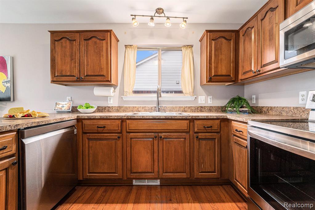42415 Colorado Drive, Clinton Twp, MI 48036 — Photo 11