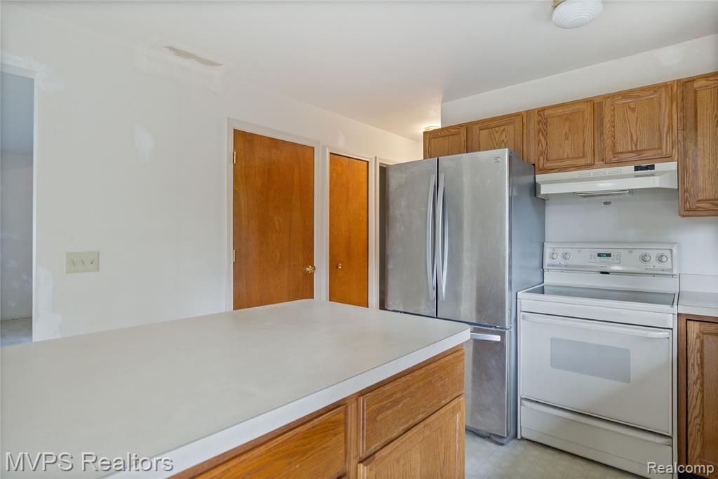 4636 Jerome Road, Clarkston, MI — Photo 9