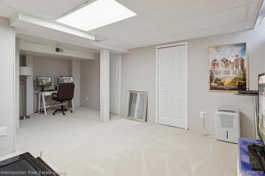 284 LAKE VILLAGE Drive, Walled Lake, MI 48390 — Photo 12