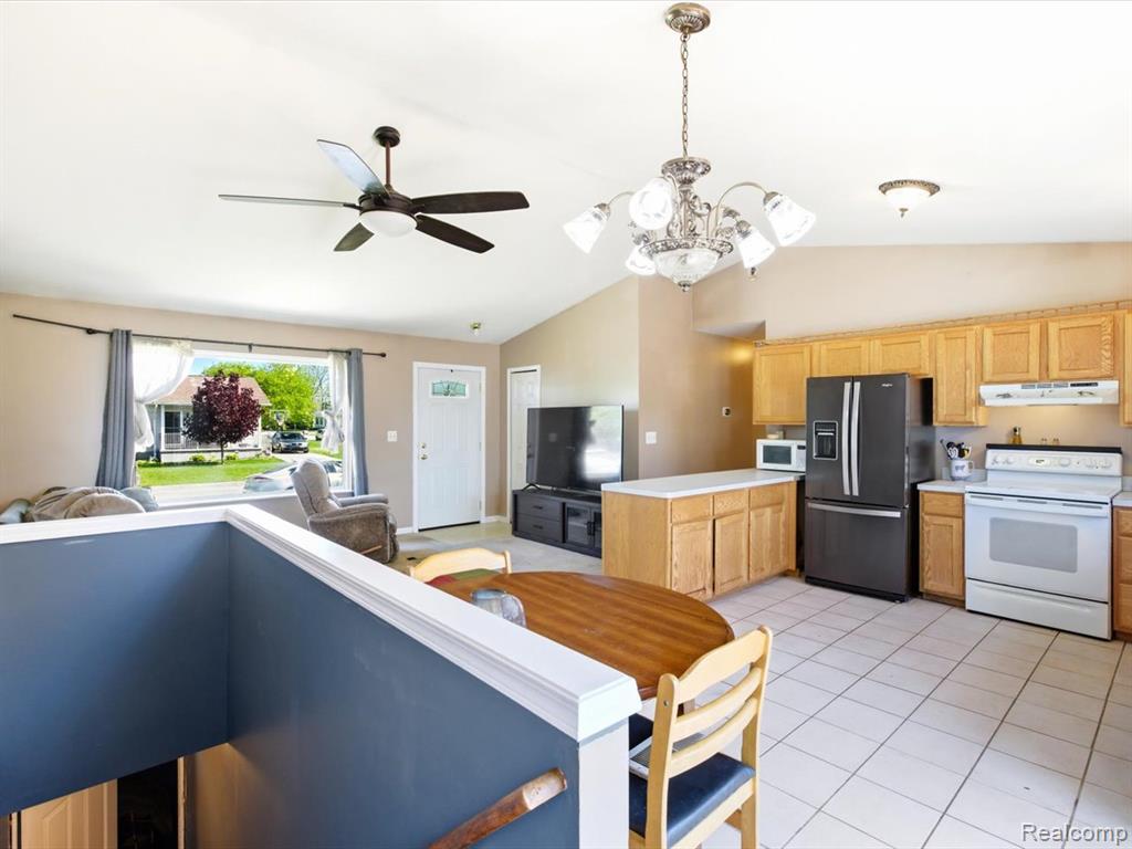 685 Heather Lane, Marysville, MI 48040 — Photo 16
