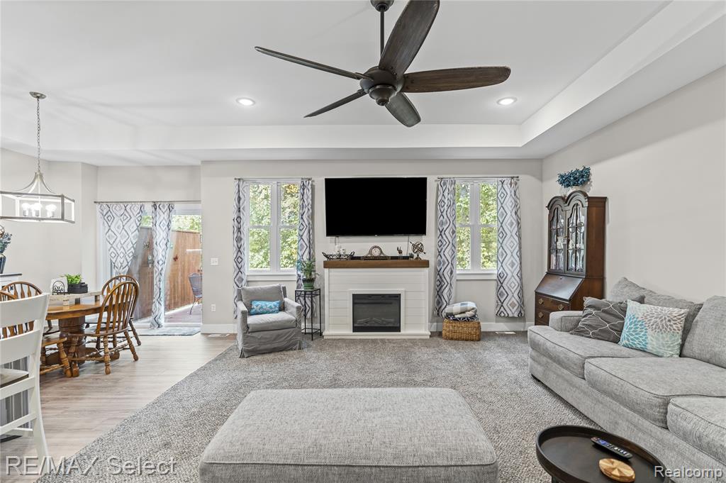 3127 Harbor Pointe Circle, Fenton, MI 48430 — Photo 9