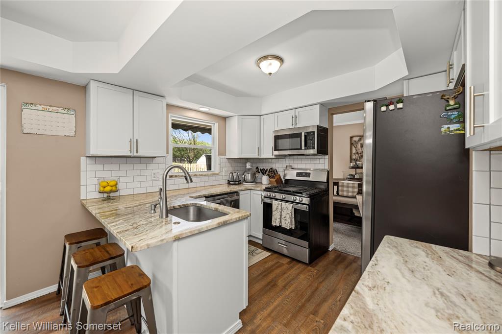 5795 LIMESTONE Drive, Troy, MI 48085 — Photo 18