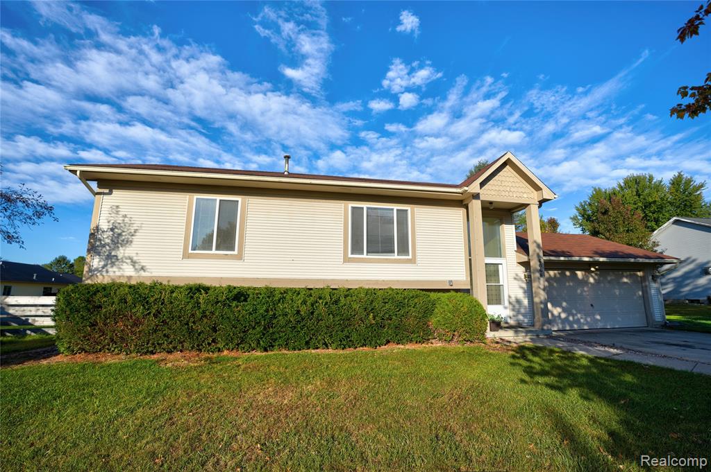 6068 Hearthside Place, Grand Blanc, MI 48439 — Photo 3