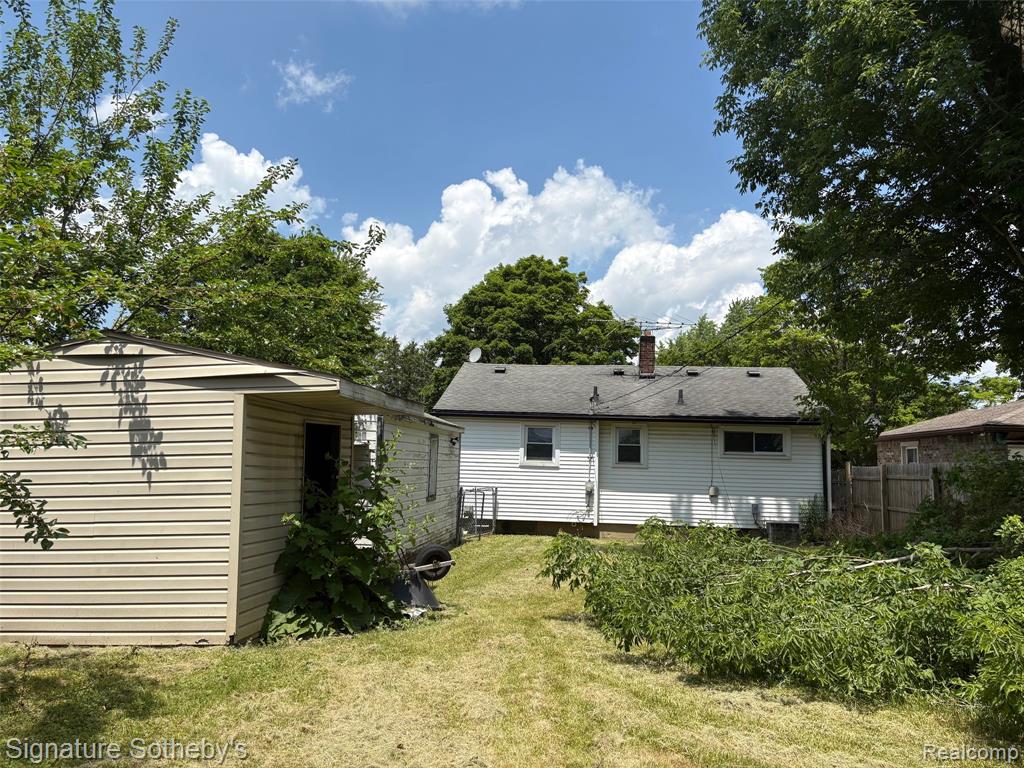 686 E Columbia Avenue, Pontiac, MI 48340 — Photo 10