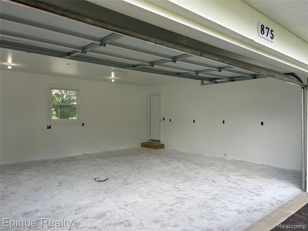 875 S Airport Road, Saginaw, MI 48601 — Photo 33