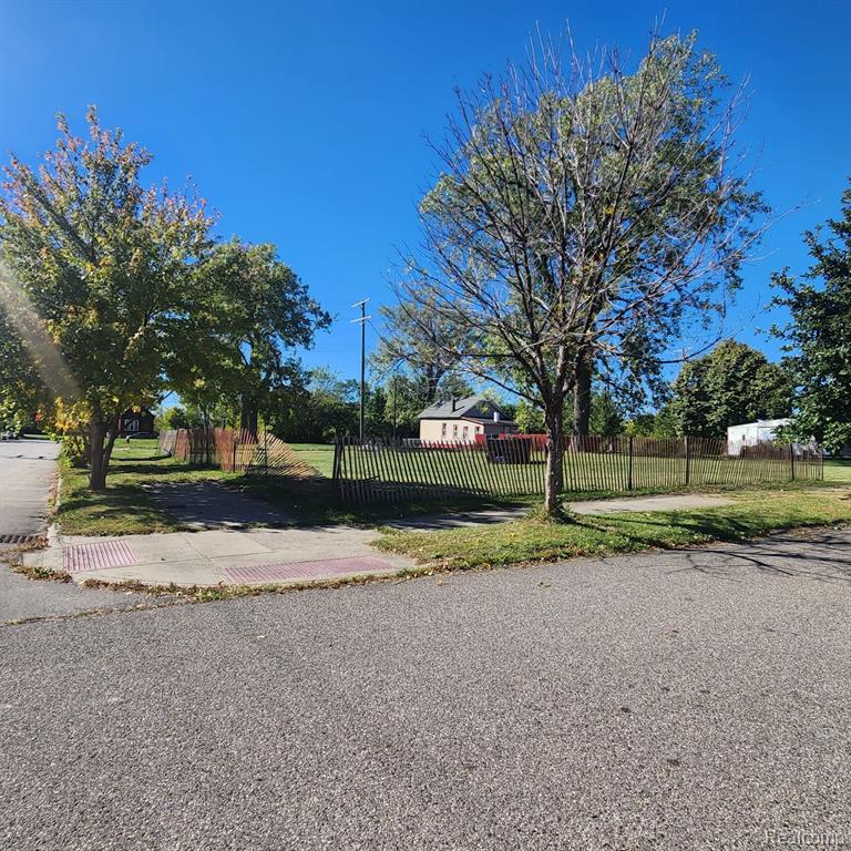2700 HURON Street, Detroit, MI 48216 — Photo 10