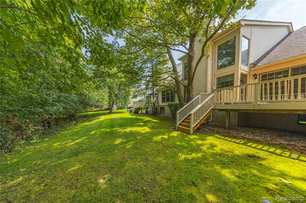 7277 Simsbury Drive, West Bloomfield, MI — Photo 35
