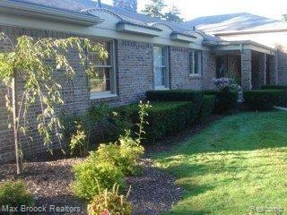 980 Sandhurst Road, Bloomfield Hills, MI 48302 — Photo 2