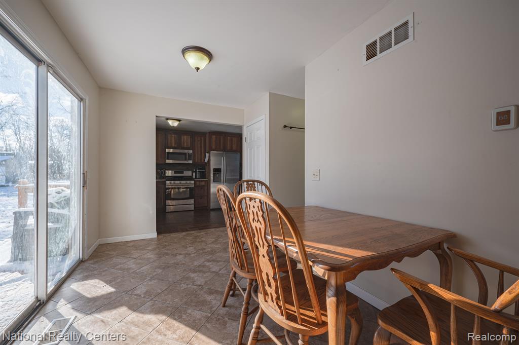 10040 Old Farm Trail, Davisburg, MI 48350 — Photo 12