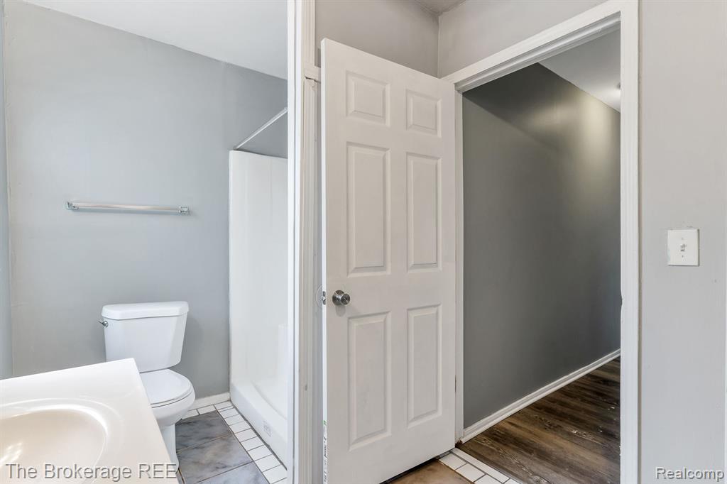 467 W MAXLOW Avenue, Hazel Park, MI 48030 — Photo 13